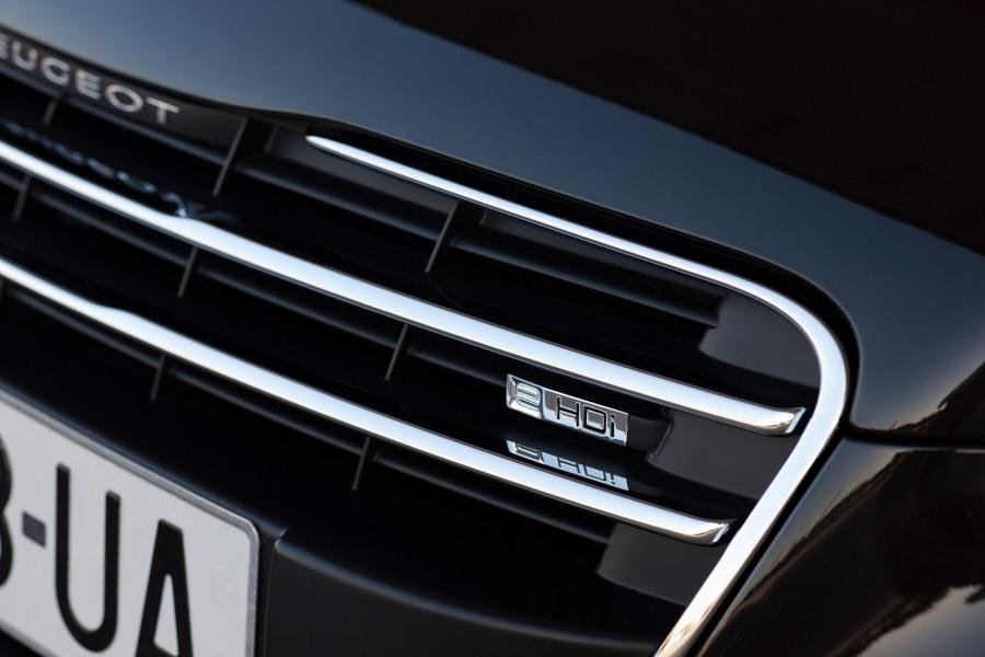  Peugeot 508 SW 2010 года  (фото 31 из 33)
